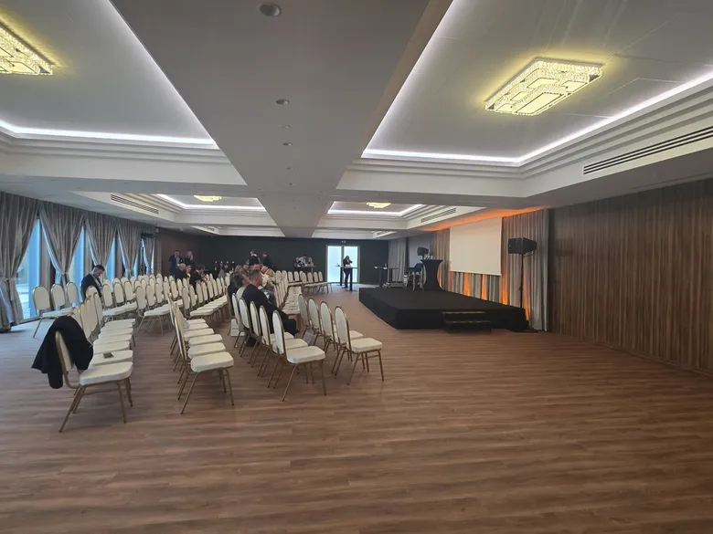Sala bankietowa, panele ścienne STRAMA